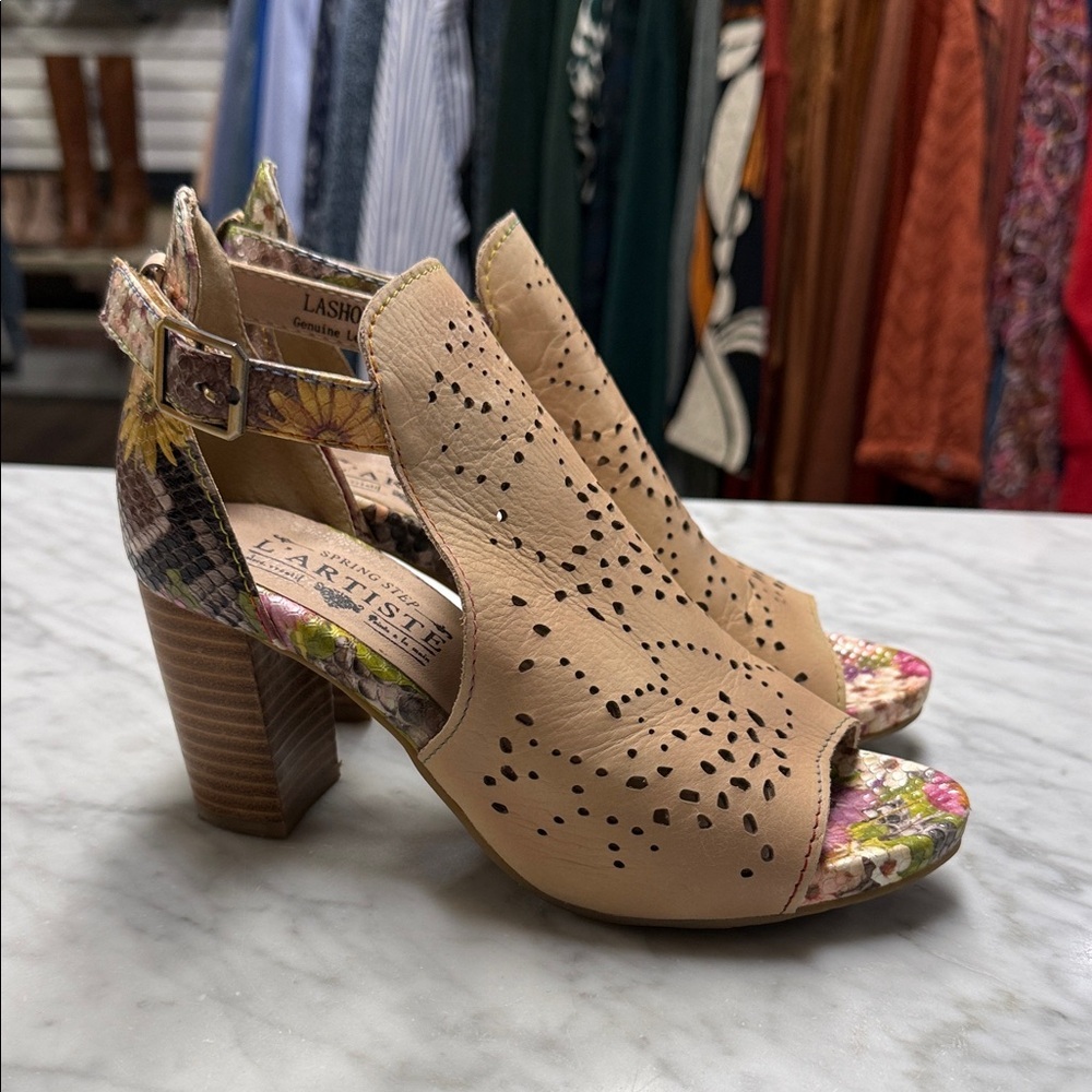 L'Artiste Lashonie Hand Crafted Leather Ankle Strap Floral Heel Sandal 37